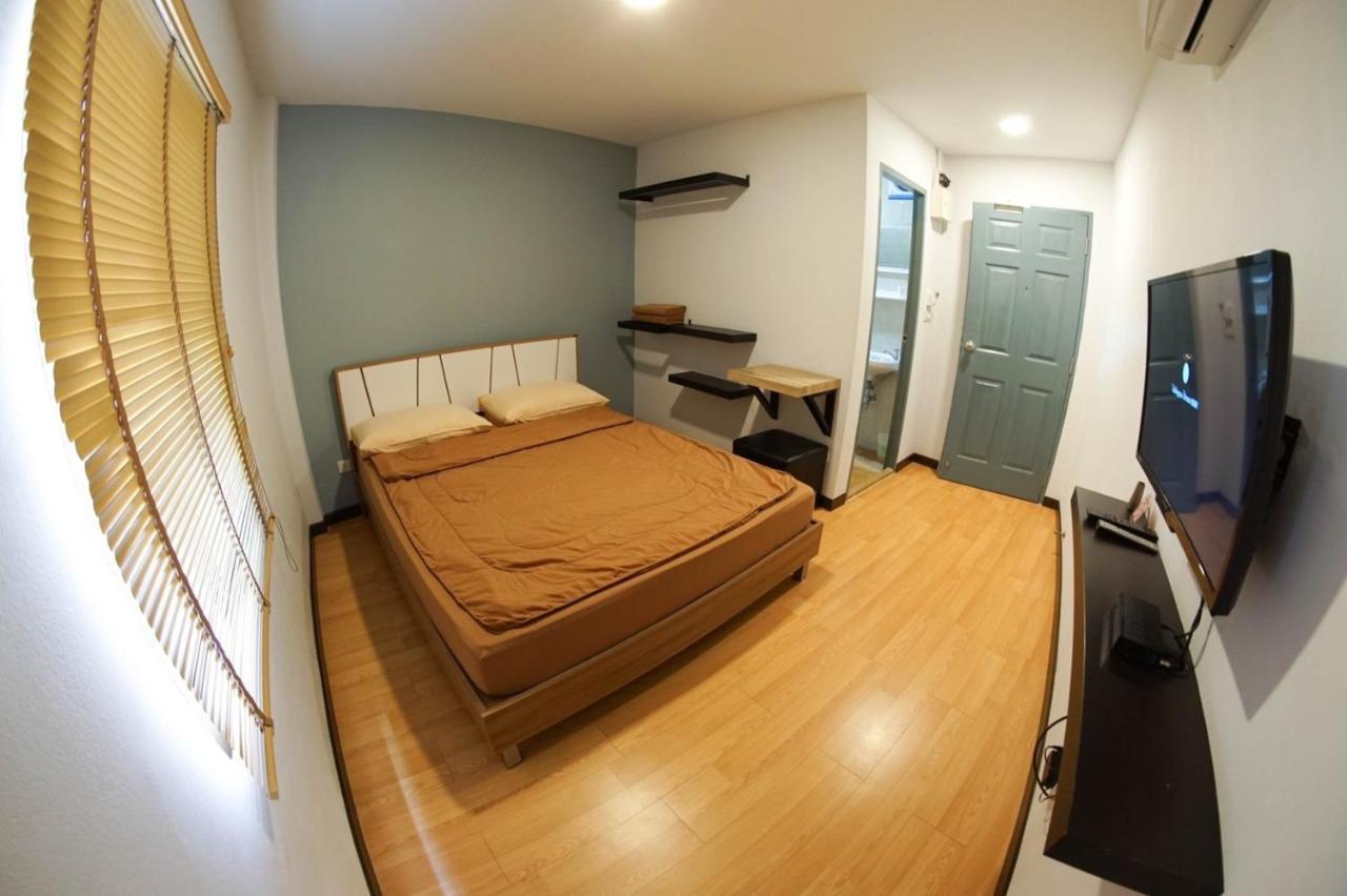 Inn Trog And Inn Soi (Adults Only) Bangkok Ngoại thất bức ảnh