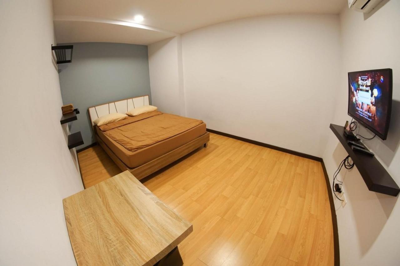 Inn Trog And Inn Soi (Adults Only) Bangkok Ngoại thất bức ảnh