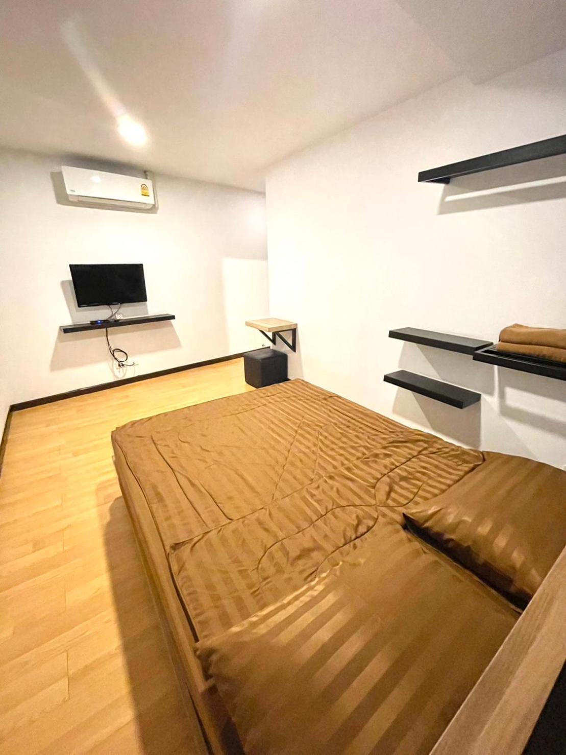 Inn Trog And Inn Soi (Adults Only) Bangkok Ngoại thất bức ảnh