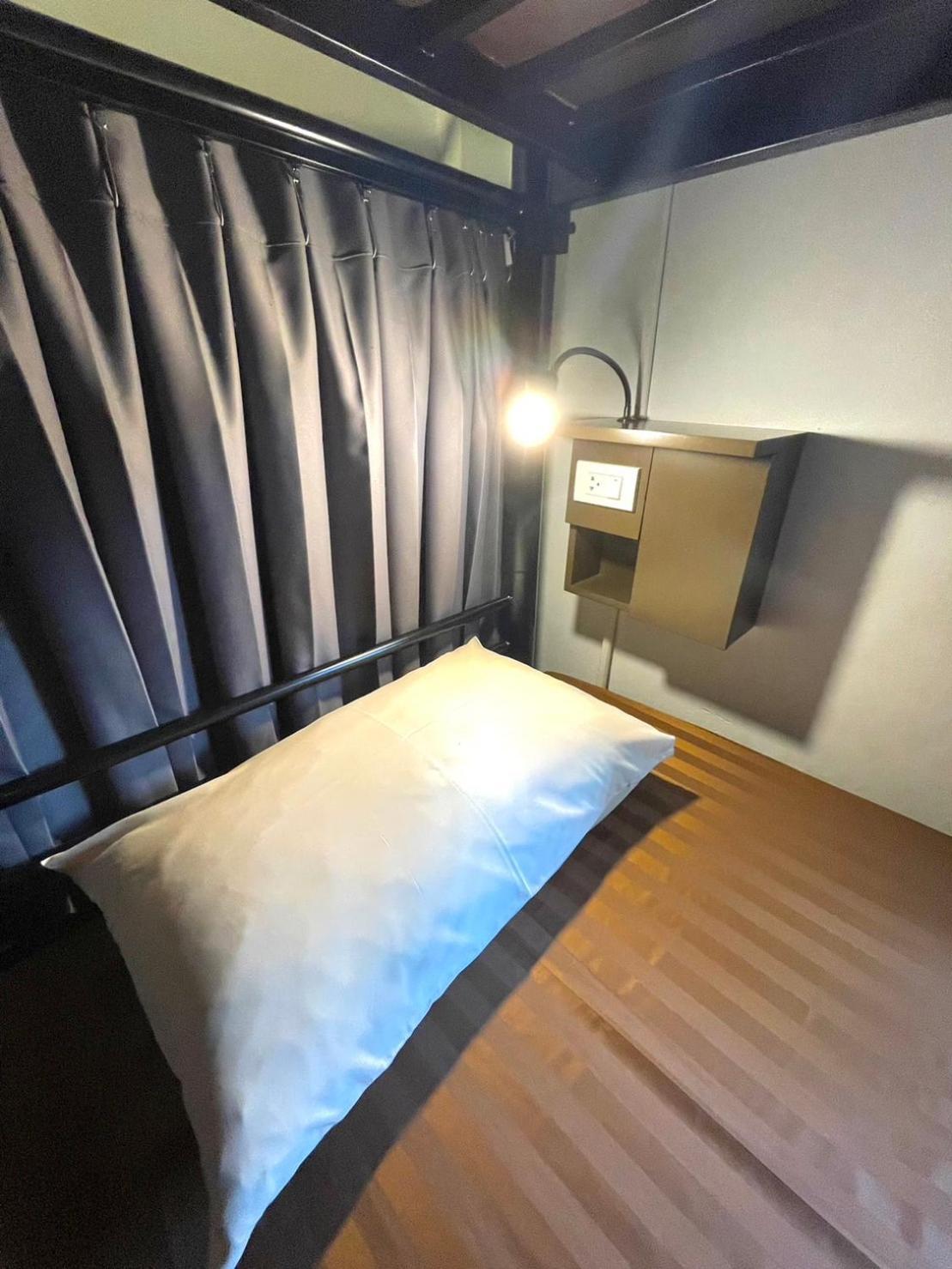 Inn Trog And Inn Soi (Adults Only) Bangkok Ngoại thất bức ảnh