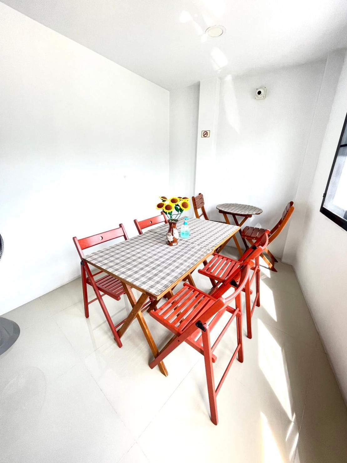 Inn Trog And Inn Soi (Adults Only) Bangkok Ngoại thất bức ảnh